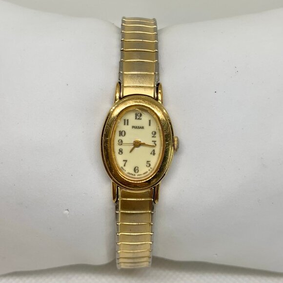 Vintage pulsar women watch 17mm oval quartz glowing in the dark 6.5” running - Picture 1 of 8